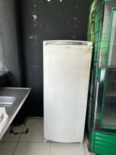 VENDO FREEZER VERTICAL