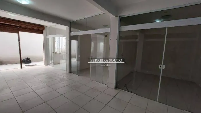 Box/Garagem para alugar por R$ 950,00/mês - Colubande - São Gonçalo/RJ