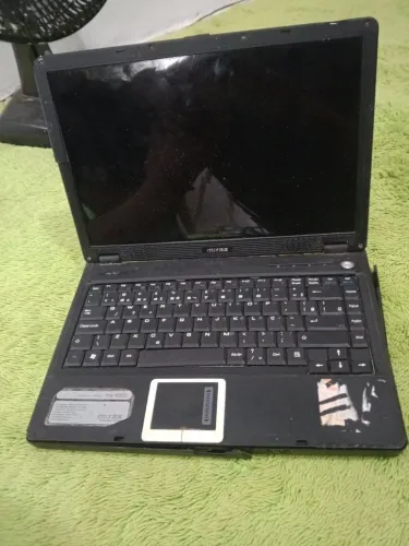 Vendo notebook para retirada de peças