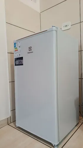 Frigobar Electrolux 90L EM90 127V - 3 meses de uso - Excelente estado