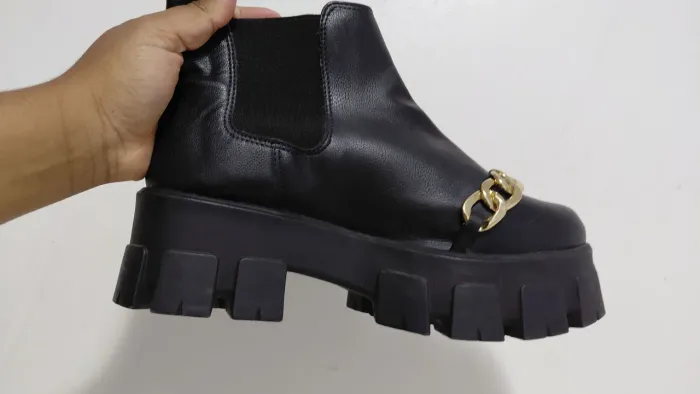 Bota semi-nova