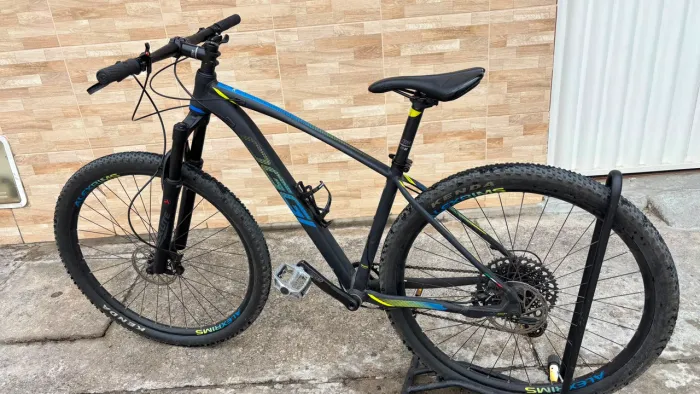 Bicicleta OGGI 7.5