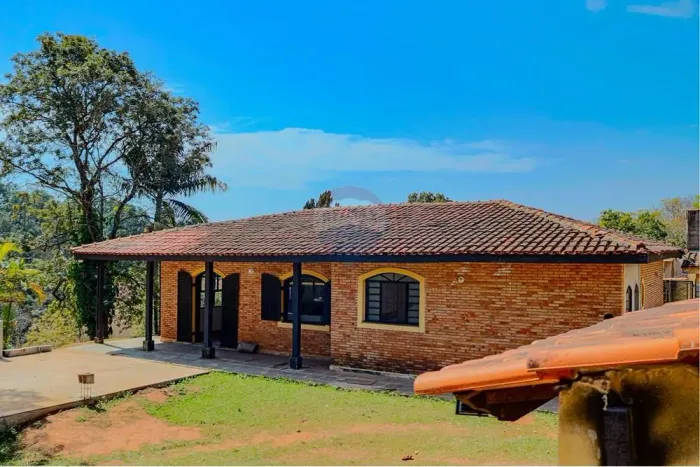Casa a Venda em Atibaia no Condomínio Portal dos Nobres