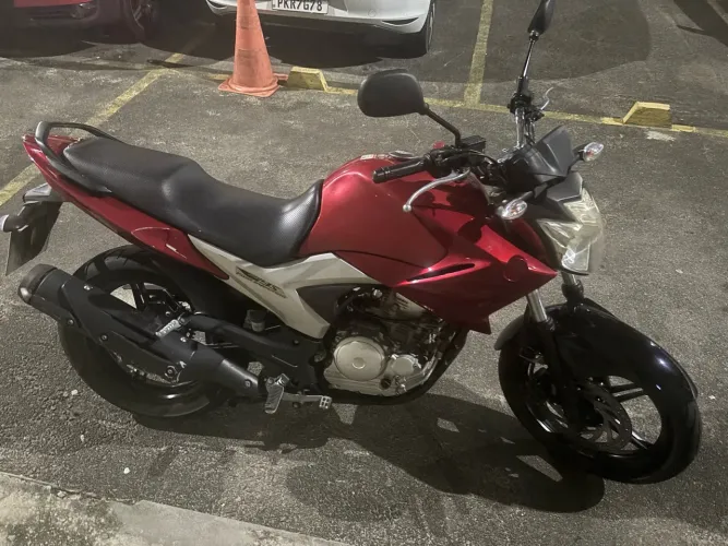 Vende-se Yamaha Fazer 250