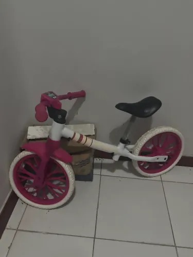 Bicicleta de equilíbrio fem