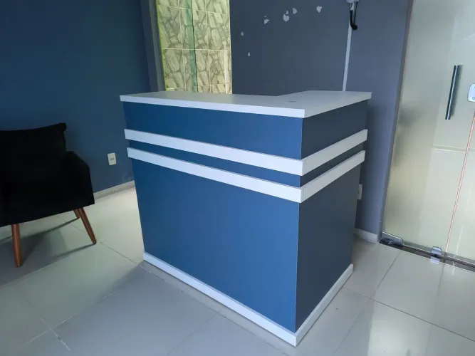 Balcão de atendimento em MDF