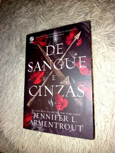 Livro de Sangue e Cinzas 