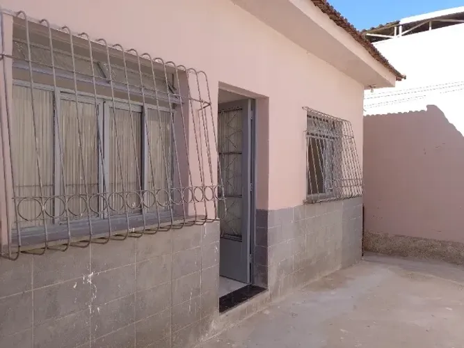 CASA DOIS QUARTOS NO BAIRRO SAGRADA FAMÍLIA
