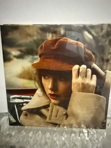 Taylor Swift red Taylor?s version