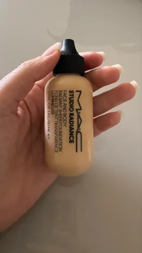 Base Face and Body Mac C3