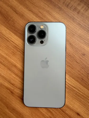iPhone 13 Pro - 512 GB - Azul Sierra iPhone 13 Pro 512 GB, na cor Azul Sierra