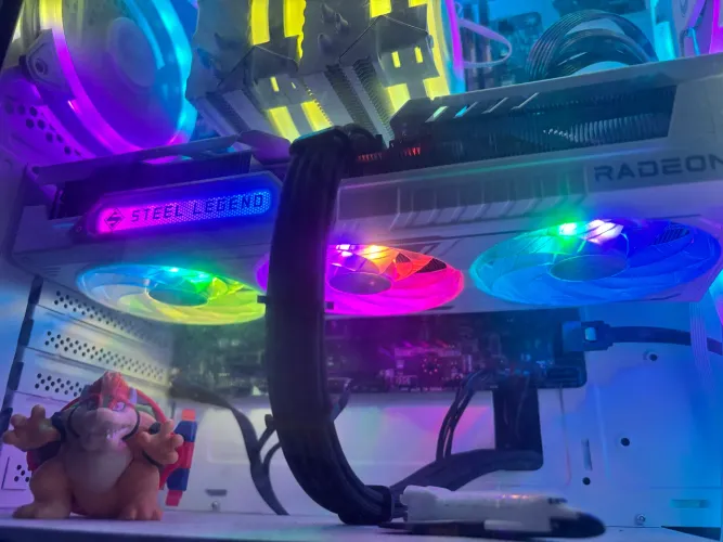 Placa de Vídeo 9060xt 16Gb 3Fan Asrock