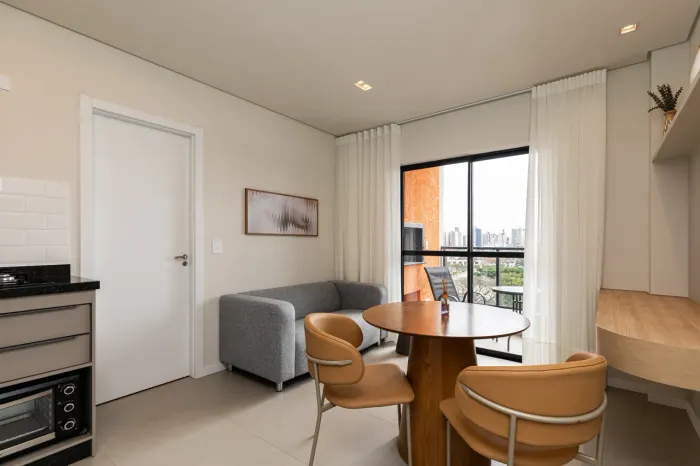 Apartamento mobiliado para alugar com 1 quarto no Portão em Curitiba