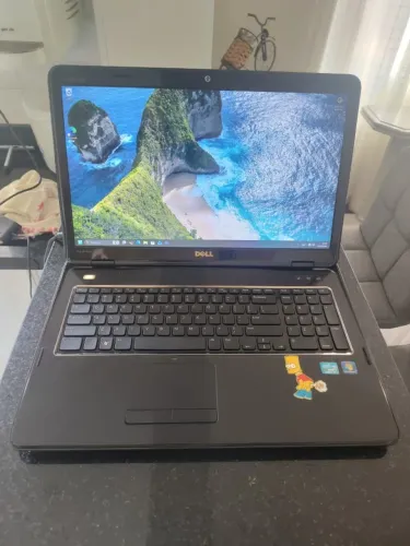 Notebook DELL core i7 8 gigas Tela gigante