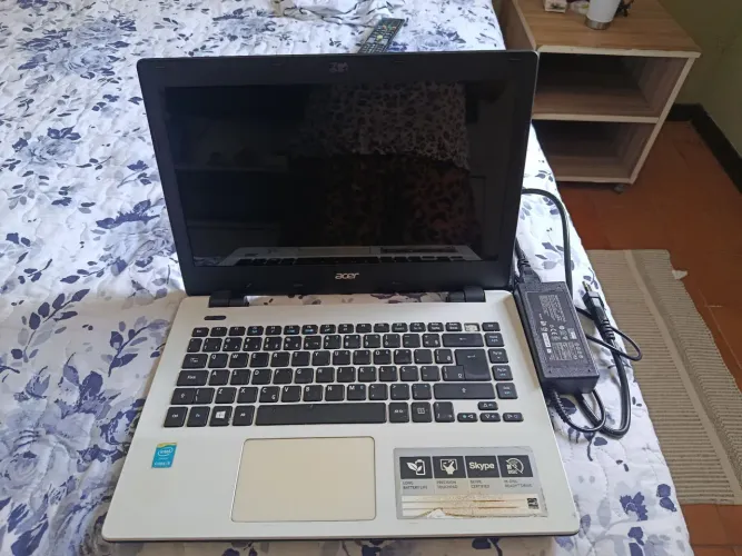 Vendo notebook acer