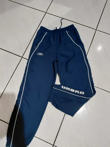 Calca umbro