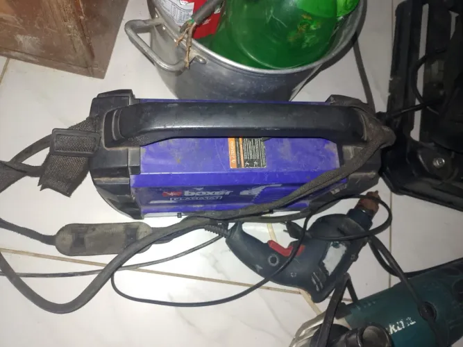 Vende-se ferramentas