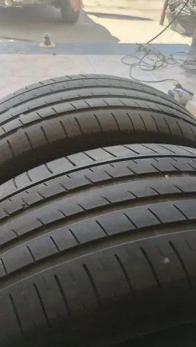 Vendo 4 pneus 235/50 R19