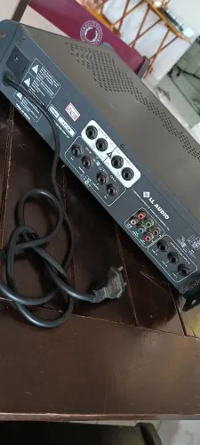 Mixer Amplificador NCA PWM 1600 FM de 400W RMS.