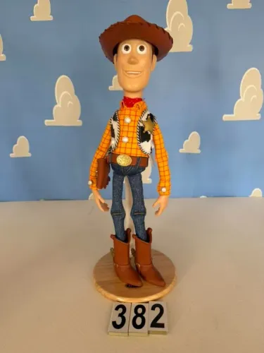WOODY SIGNATURE COLLECTION Thinkway Toys EM PERFEITO ESTADO, FUNCIONANDO, SEM SUPORTE