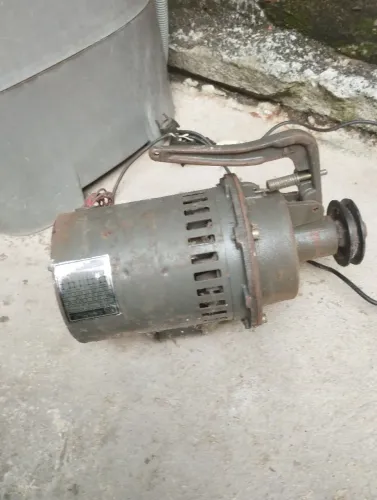 Vendo umMotor industrial de máquina de costurar Fox