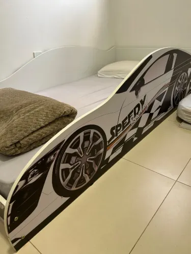Cama de carro infantil