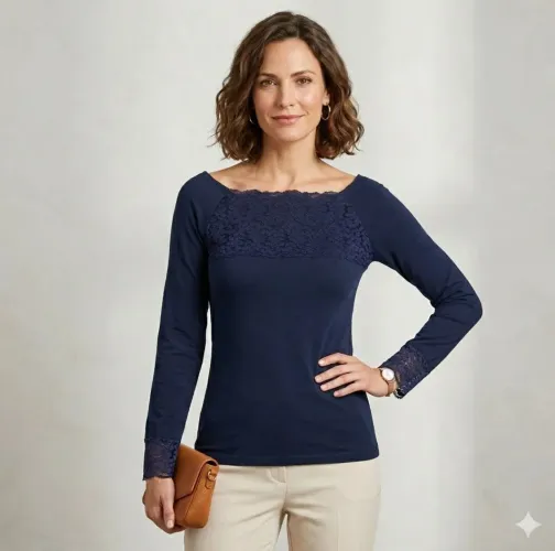 Blusa decote quadrado com renda