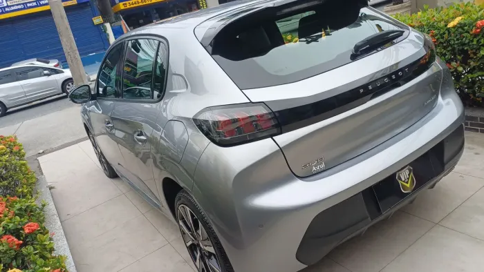 Peugeot 208 Style 1.0 Turbo Flex 5P Aut. 2024