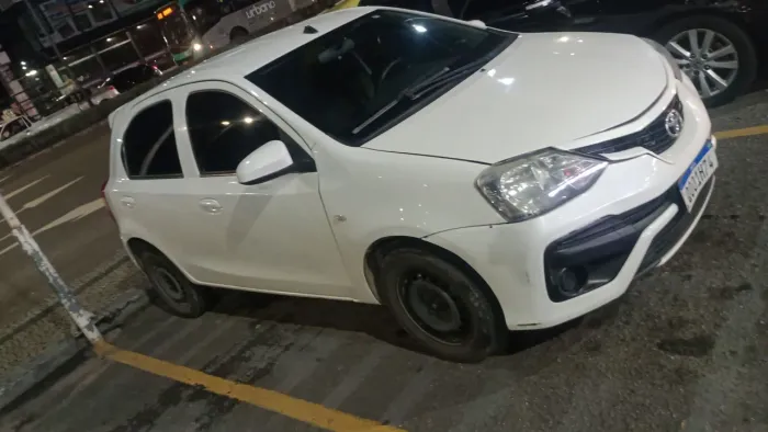 Alugo carro para motorista de app