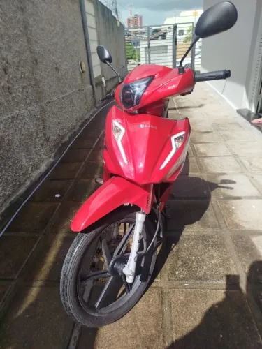 Moto sem detalhes 