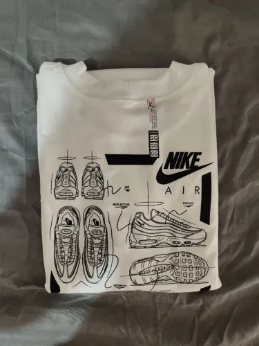 Camiseta Oversized Nike Air Max 95 (Branca)