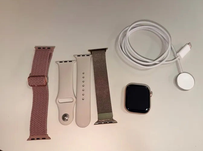 Apple Watch Series 11 GPS + Cellular, Aluminio - 42 mm