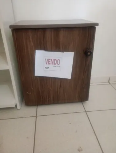Linda mesinha de cabeceira 
