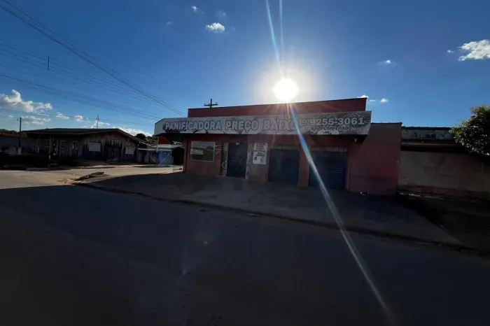 Oportunidade Comercial e Residencial no Setor 07: Padaria Equipada com Clientela Fidelizad