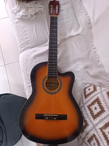 Vendo um violão Austin