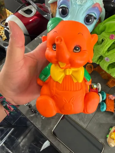 Vendo lindo elefante estrela antigo