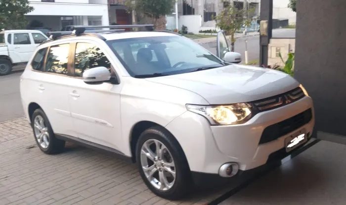 Mitsubishi Outlander 2.0 16V 160cv Aut. 2015