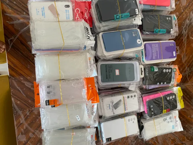 Capas e películas de celular 1326 itens IPhone Sansung e Motorola
