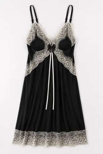 Camisola Cetim com Renda