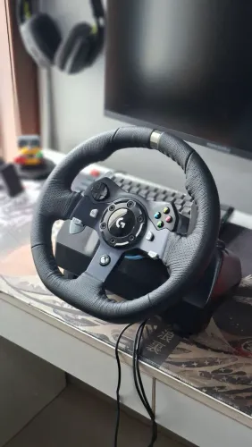 Volante Logitech G920 com Pedal