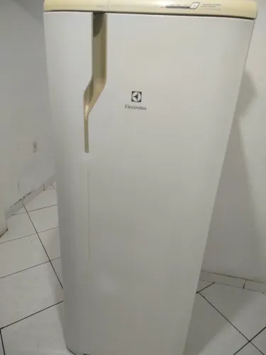 Geladeira funcionando só não gela