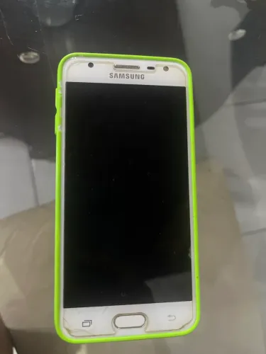 Celular J5