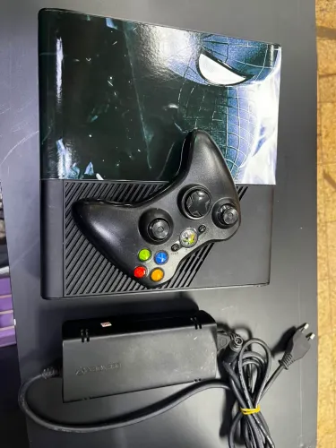 Xbox 360 com controle e fonte originais