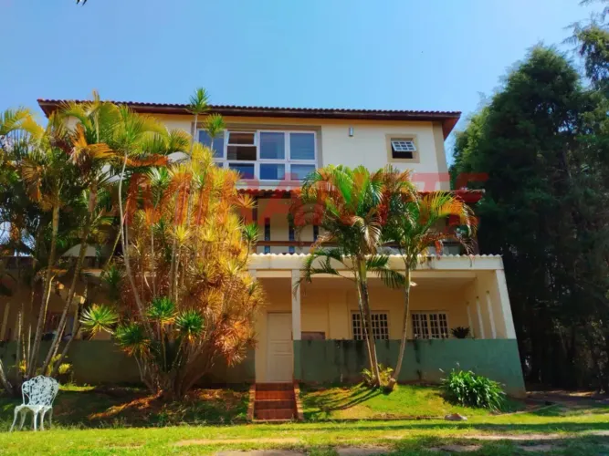 Imóvel para venda possui 440 metros quadrados com 4 quartos em Paruru - Ibiúna - SP