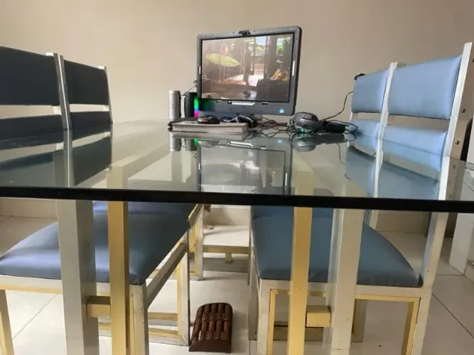 Conjunto Sala de Jantar Vintage: Mesa em Vidro + Cristaleira Buffet Anos 70/90
