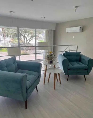 Poltronas grandes e confortáveis - vendo o par ou negócio uma só!