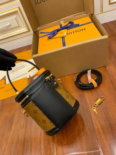 Louis Vuitton Cannes Mini Monogram Marrom ? Modelo M43986