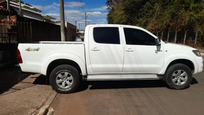 Toyota Hilux CD SR 4X2 2.7 16v/2.7 Flex Aut. 2013