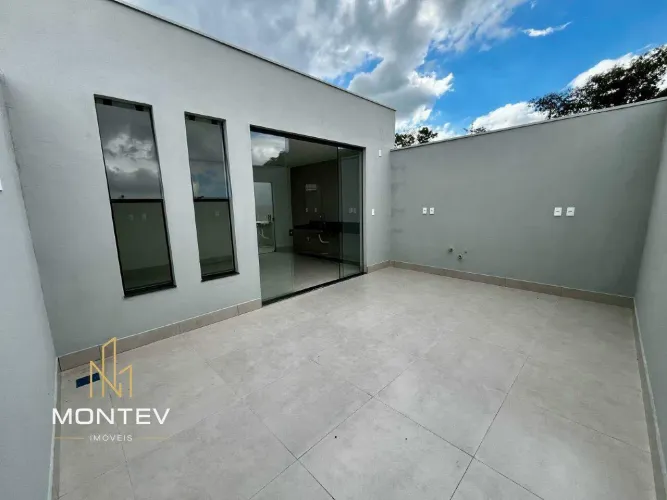 Casa à venda, 3 quartos, 1 suíte, 2 vagas, São Roque - Divinópolis/MG