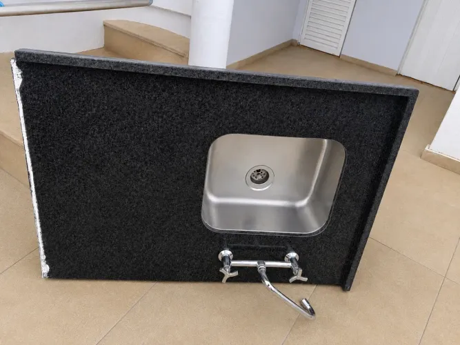 Pia de Cozinha em Granito Preto com Cuba de Inox 92cmx65cm